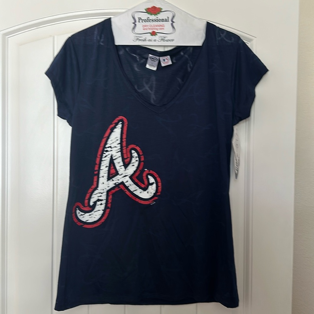 Atlanta Braves Women’s Baseball Tee. Never worn.